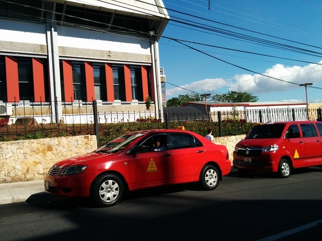 taxis in costa rica official red taxi