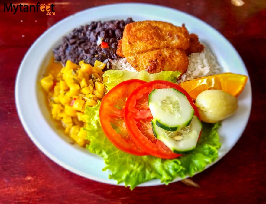 Ultimate survival guide to traveling in costa rica - costa rican food
