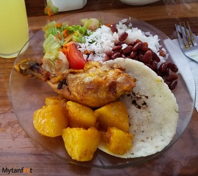do's and dont's of costa rica - food